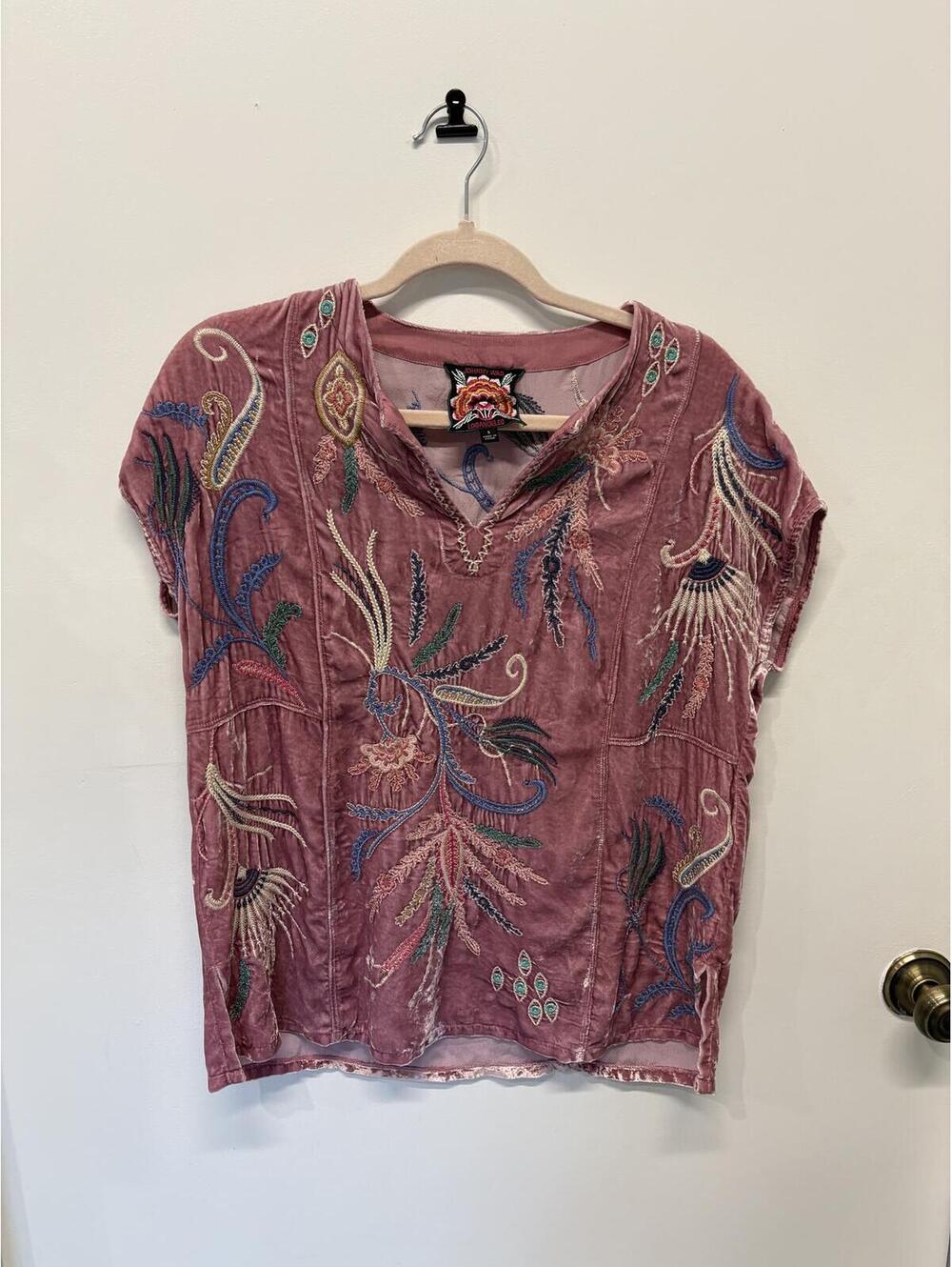 Johnny Was Pink Embroidered Velvet Short Sleeve Blouse Size S